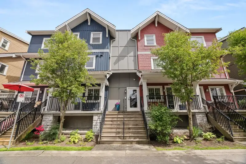 301 6471 PRINCESS LANE - photo 1 of 33