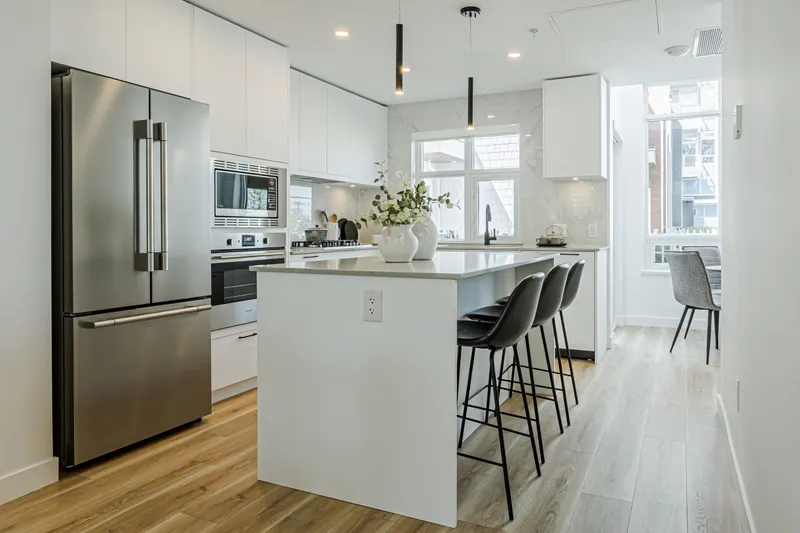 20075 85 AVENUE - photo 3 of 25