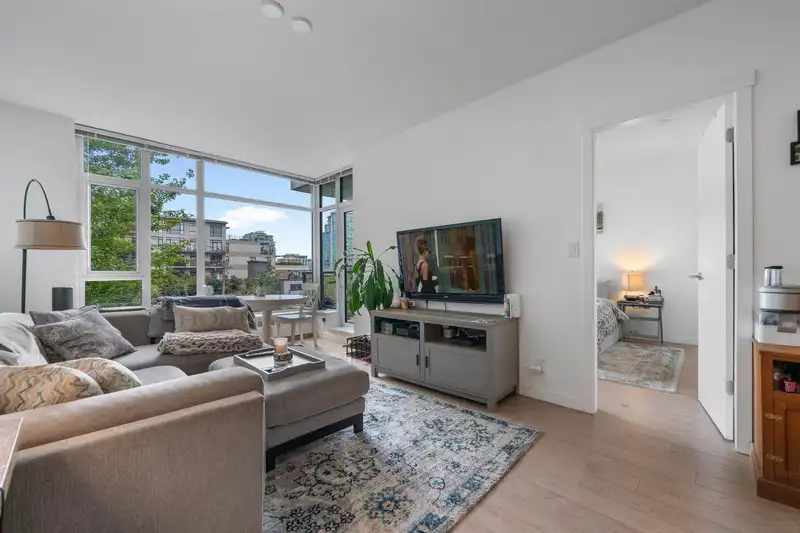 312 135 W 2ND - photo 1 of 37