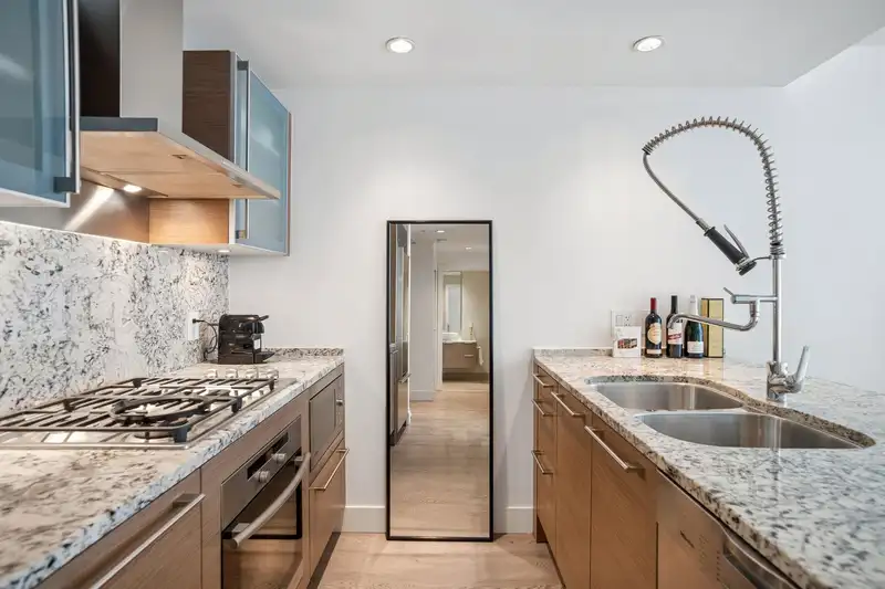 1804 1111 ALBERNI STREET - photo 3 of 35