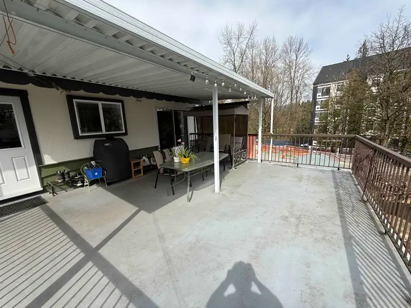 1184 GLENAYRE DRIVE - photo 3 of 28