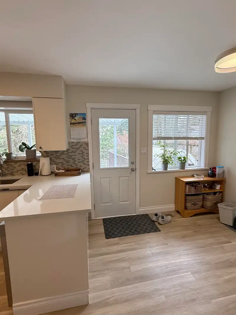 1184 GLENAYRE DRIVE - photo 4 of 28