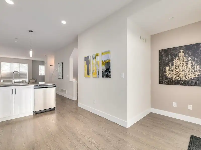 584 4688 HAWK LANE - photo 4 of 31