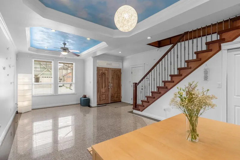 7995 112A STREET - photo 2 of 22