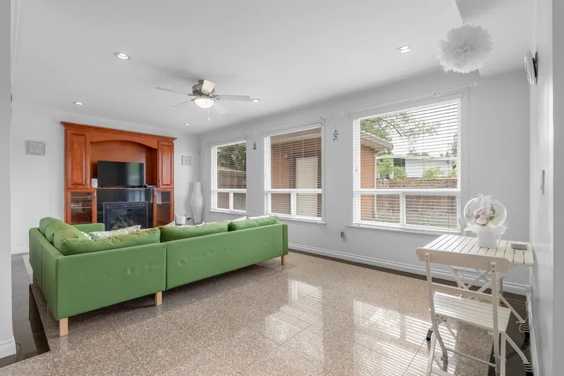 7995 112A STREET - photo 4 of 22