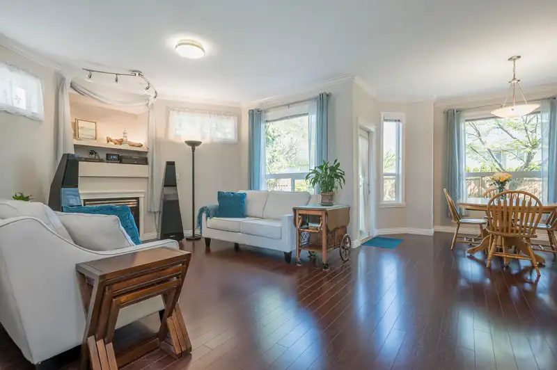 16477 59A AVE AVENUE - photo 4 of 40