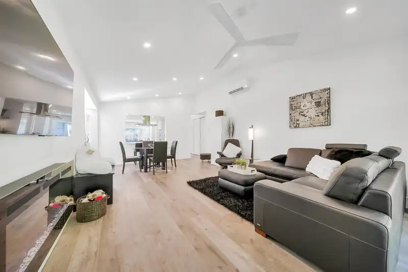 10 21746 52 AVENUE - photo 4 of 27