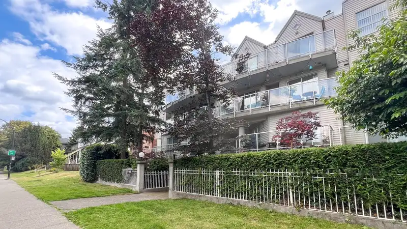 201 966 W 14TH AVENUE - photo 1 of 22