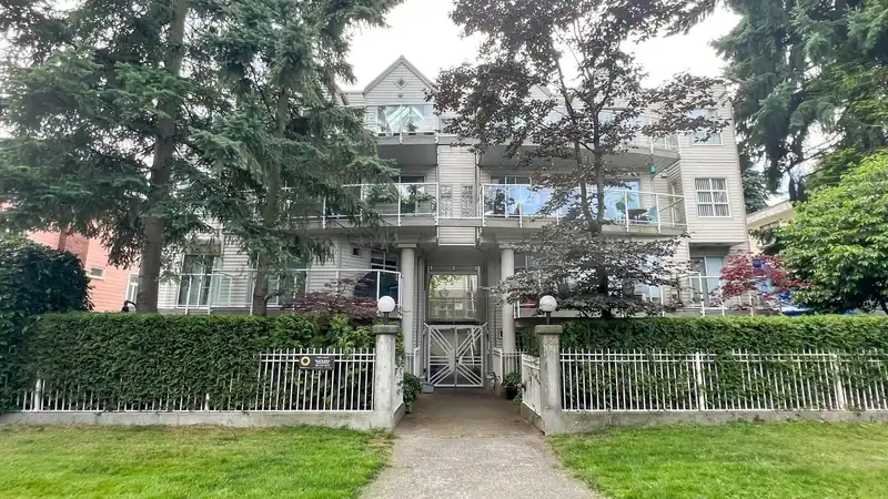 201 966 W 14TH AVENUE - photo 2 of 22