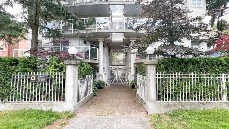 201 966 W 14TH AVENUE - photo 3 of 22