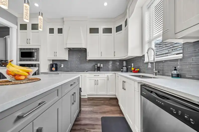 14068 58A AVENUE - photo 2 of 33