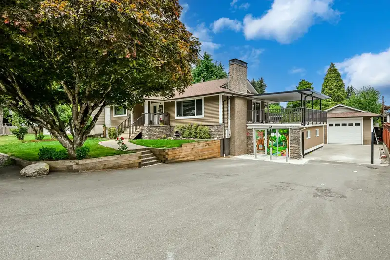 33331 LYNN AVENUE - photo 2 of 36