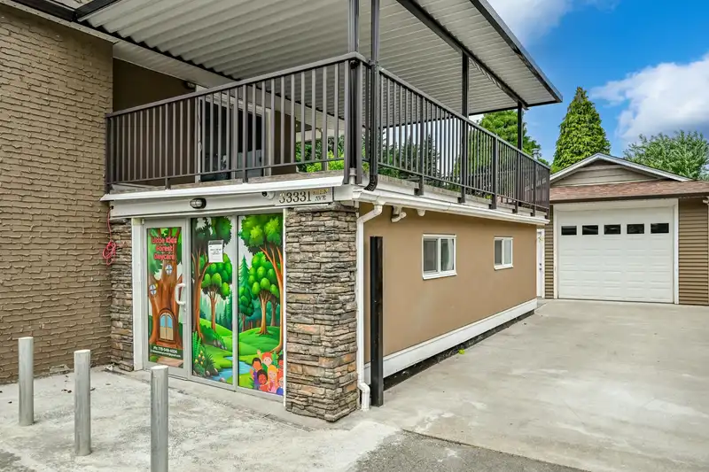 33331 LYNN AVENUE - photo 3 of 36