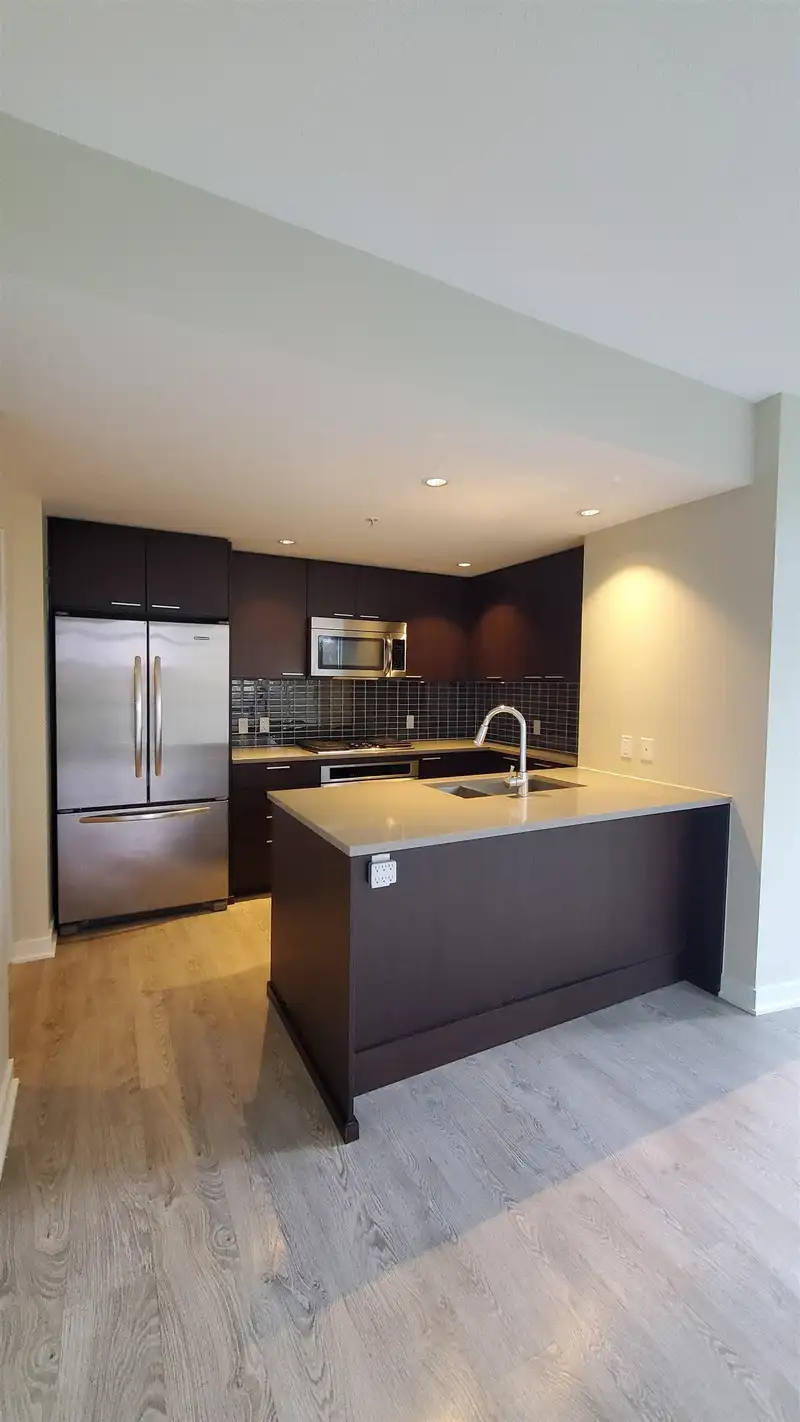 702 2975 ATLANTIC AVENUE - photo 2 of 19