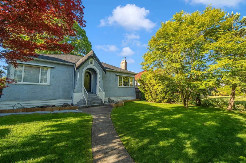 275 W KING EDWARD AVENUE - photo 2 of 25