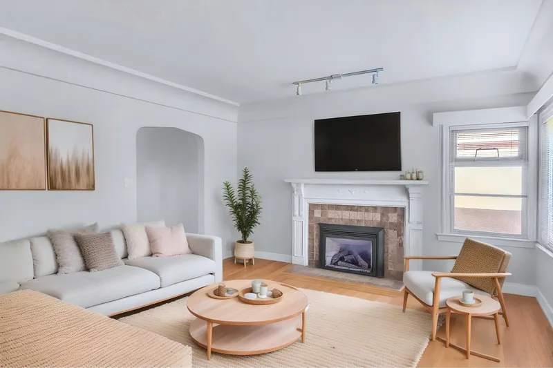 275 W KING EDWARD AVENUE - photo 3 of 25