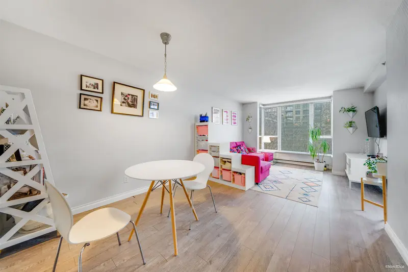 303 5189 GASTON STREET - photo 1 of 25