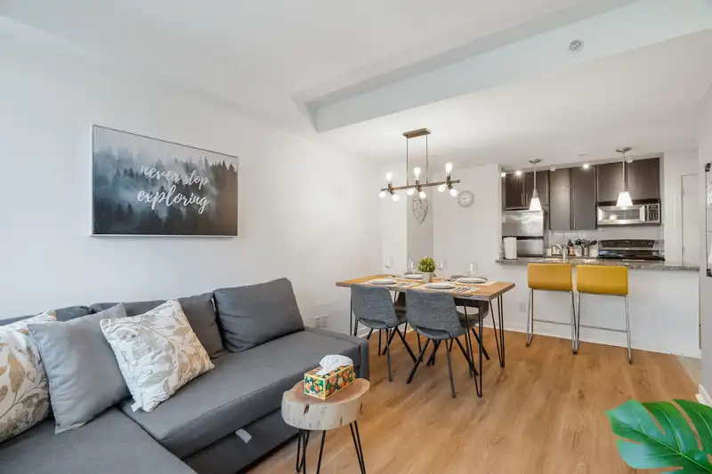 517 618 ABBOTT STREET - photo 2 of 15