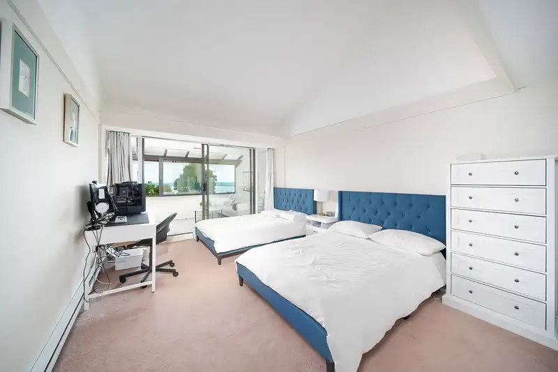 49 2202 FOLKESTONE WAY - photo 4 of 22