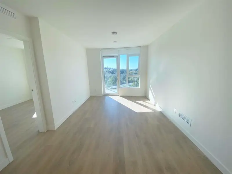 1008 318 ALDERSON AVENUE - photo 2 of 25