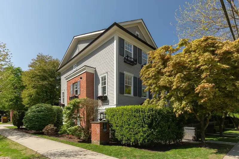 37 101 FRASER STREET - photo 1 of 31
