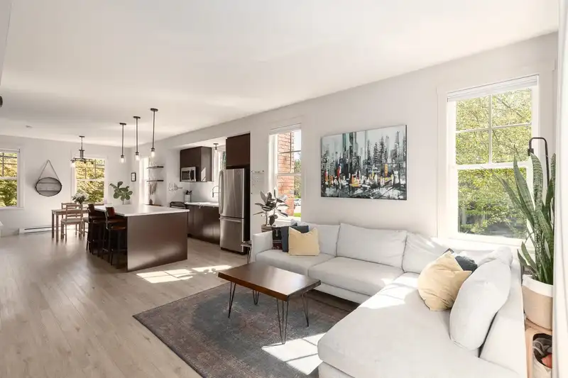 37 101 FRASER STREET - photo 2 of 31