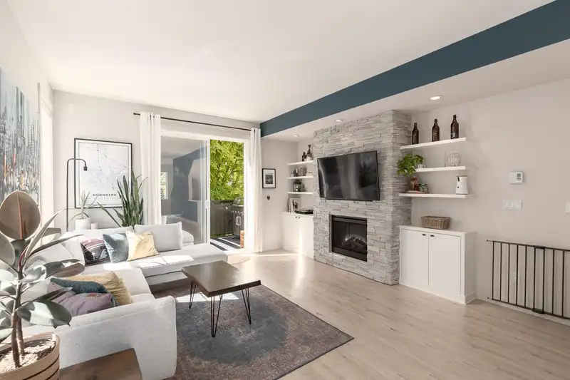 37 101 FRASER STREET - photo 3 of 31