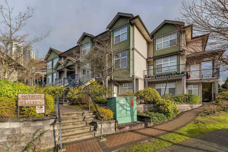 119 7333 E 16TH AVENUE - photo 2 of 25