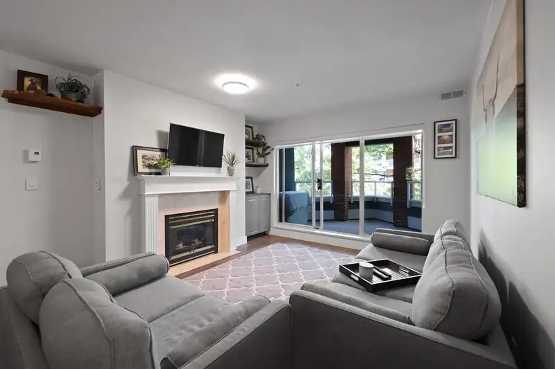 306 128 W 8TH STREET - photo 2 of 18