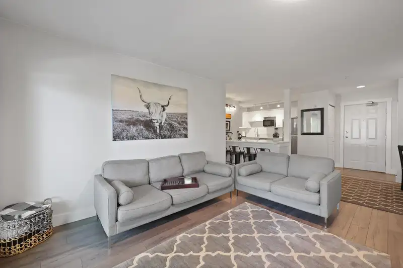 306 128 W 8TH STREET - photo 4 of 18