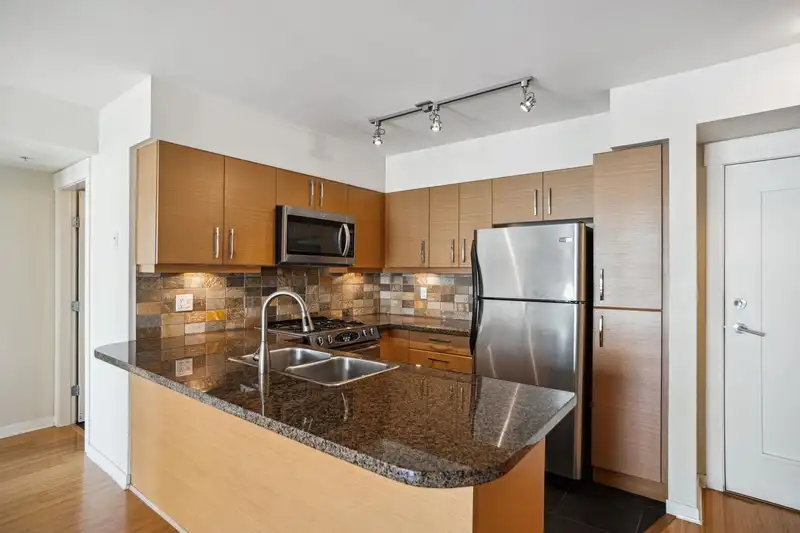 401 1315 56TH STREET - photo 1 of 20