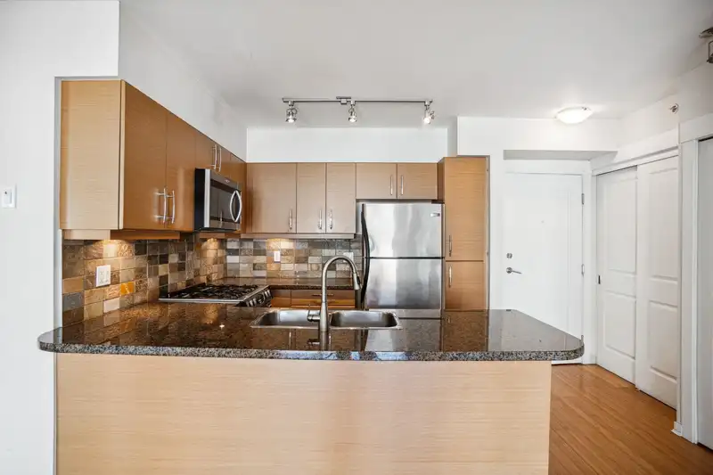 401 1315 56TH STREET - photo 3 of 20