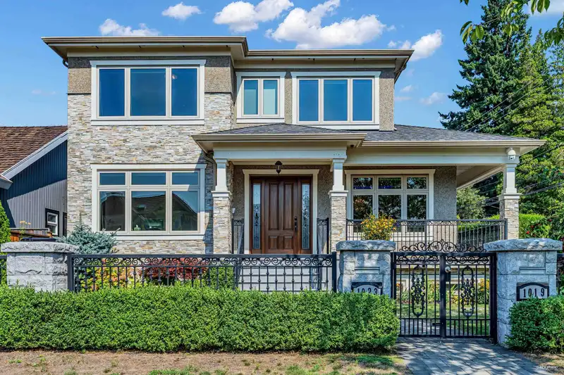 1019 W 47TH AVENUE - photo 1 of 33