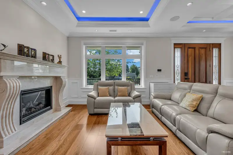 1019 W 47TH AVENUE - photo 3 of 33