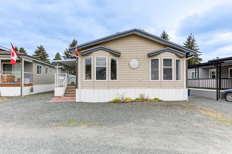 45 6035 VEDDER ROAD - photo 1 of 25