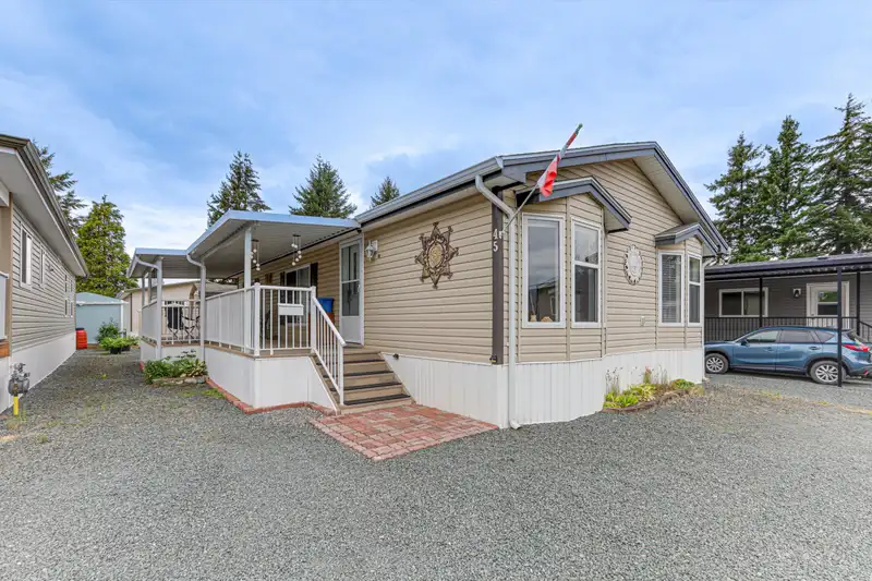 45 6035 VEDDER ROAD - photo 2 of 25