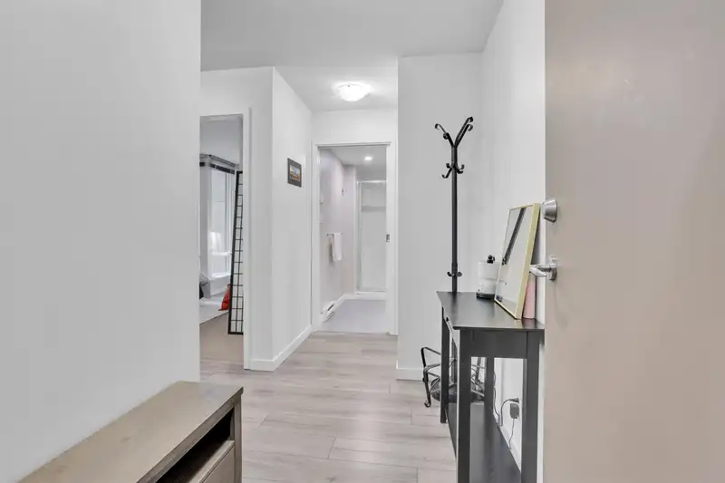 502 233 ROBSON STREET - photo 4 of 18