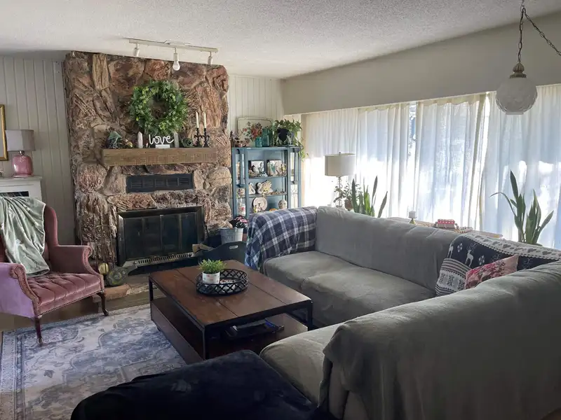11935 GLENHURST STREET - photo 2 of 6