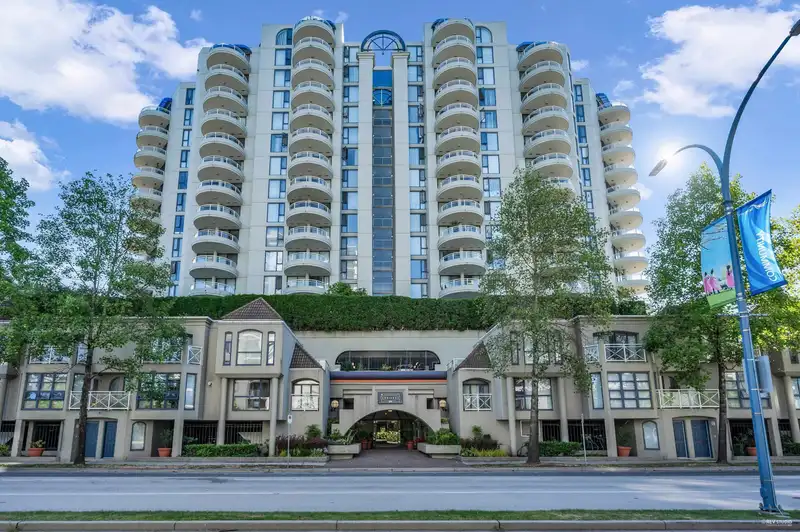 1306 6088 MINORU BOULEVARD - photo 2 of 23