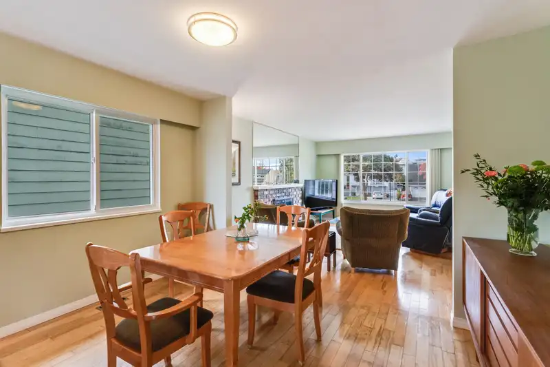 11300 GALLEON COURT - photo 4 of 33