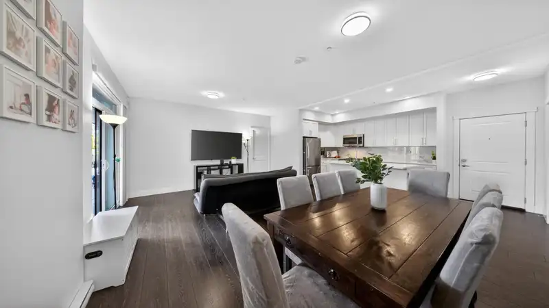 201 9983 E BARNSTON DRIVE STREET - photo 4 of 35