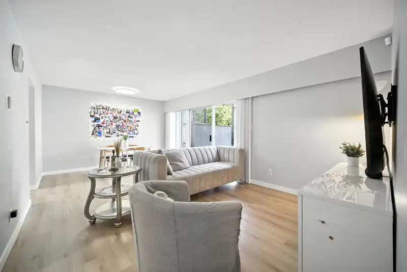 8540 ROSEBANK CRESCENT - photo 4 of 26