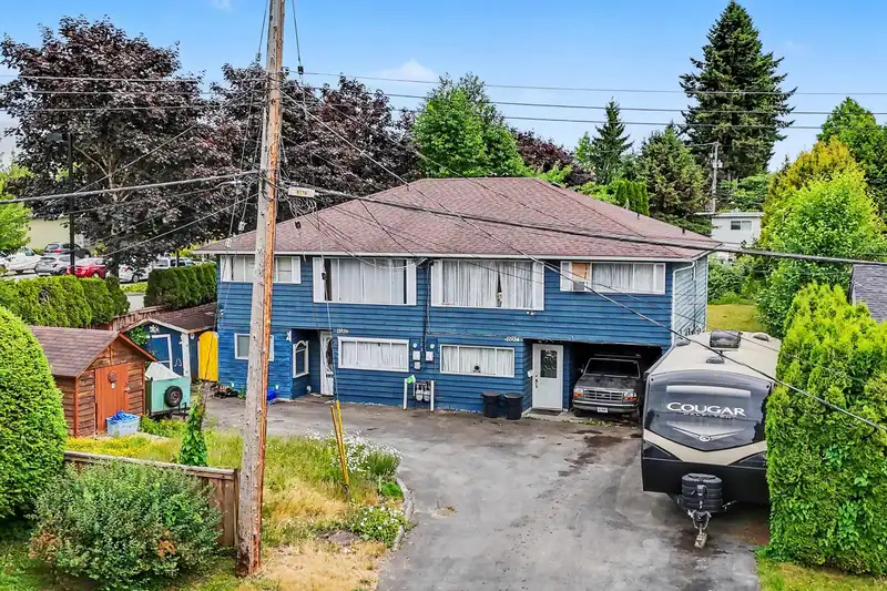 11924-11926 90A AVENUE - photo 1 of 26