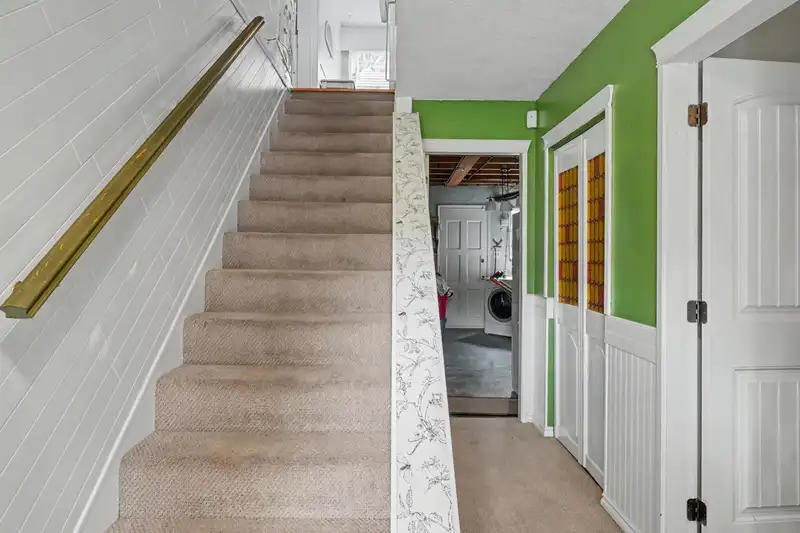 11924-11926 90A AVENUE - photo 2 of 26