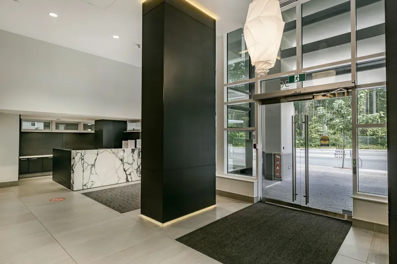 2601 3080 LINCOLN AVENUE - photo 4 of 25