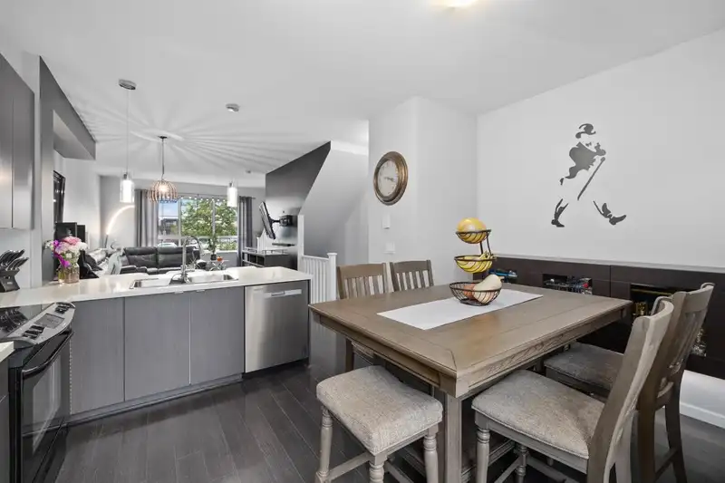 69 19505 68A AVENUE - photo 2 of 40