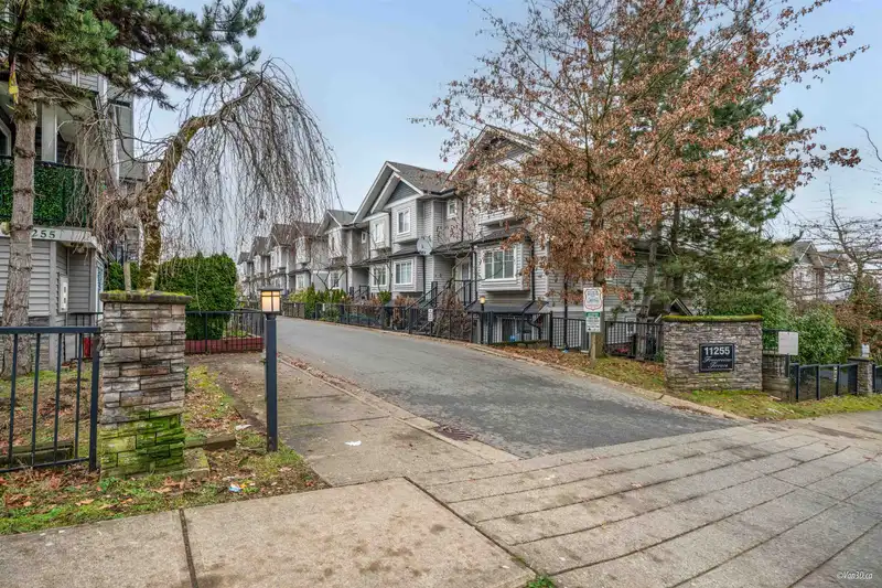 54 11255 132 STREET - photo 1 of 17