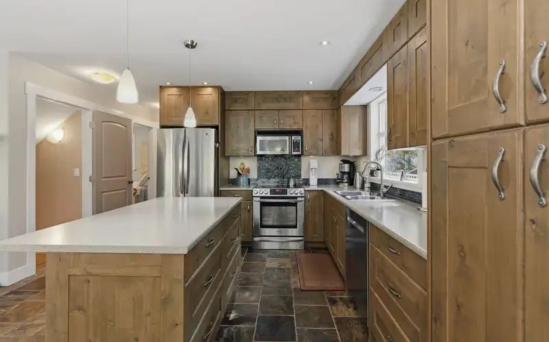 7498 AMBER ROAD - photo 2 of 30