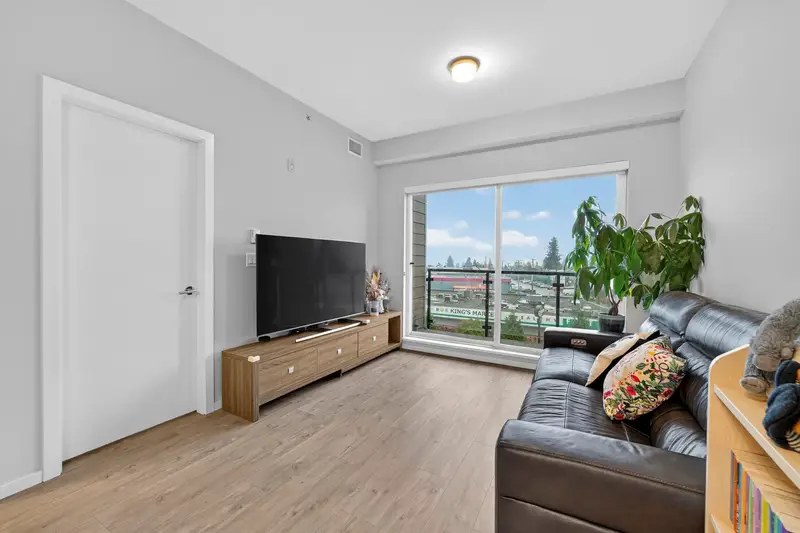 PH6 6283 KINGSWAY - photo 4 of 22