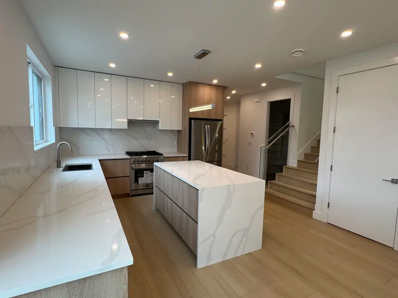 967 52 A STREET - photo 2 of 25